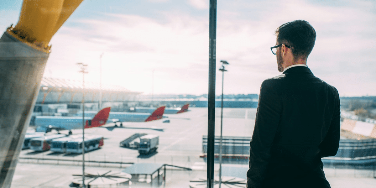 Is Clapping When a Plane Lands Still Necessary in Modern Air Travel?