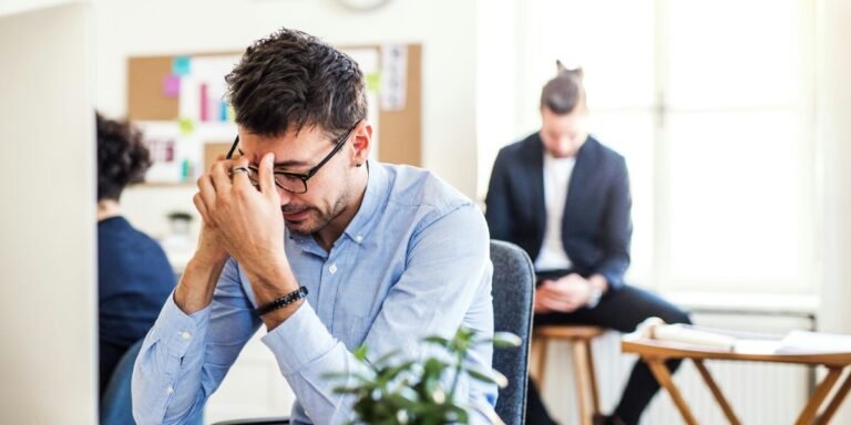 Layoffs, Inflation, and Job Market Shifts: What’s Driving the Salary Stagnation Crisis?