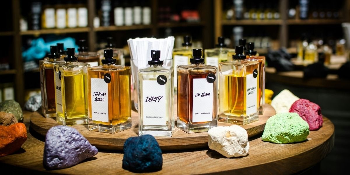 A Beginner's Guide to Buying Perfume: How to Choose a Fragrance