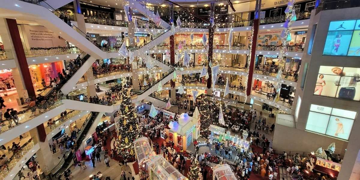 Retail Stocks Strain as Tariff Impacts and Inflation Weigh on Earnings