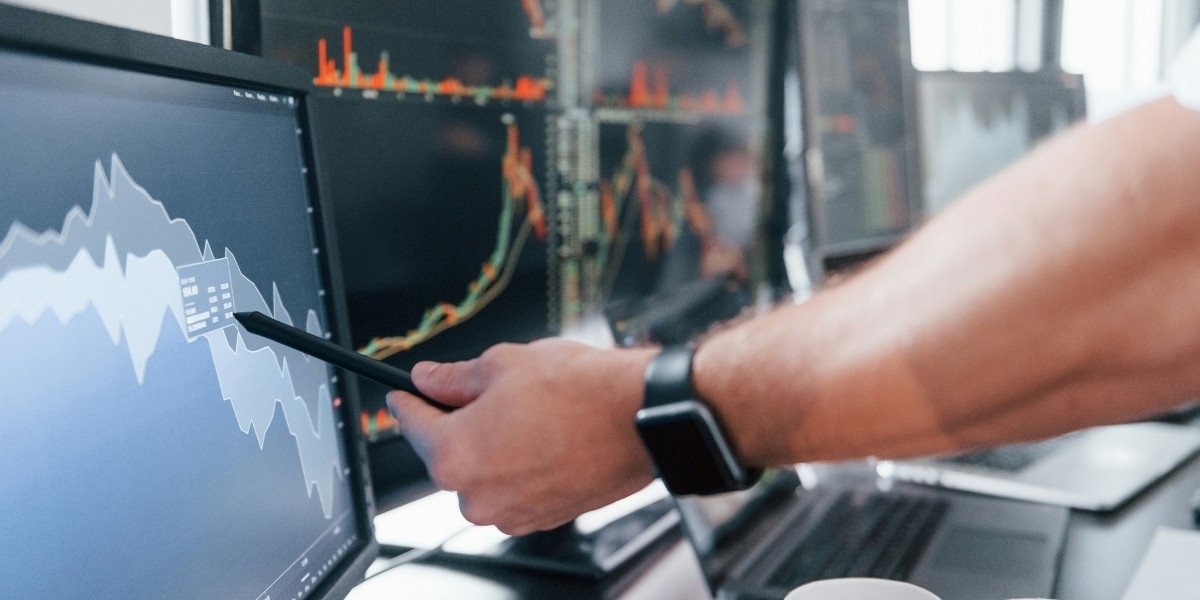How Market Trends Affect Net Worth Over Time