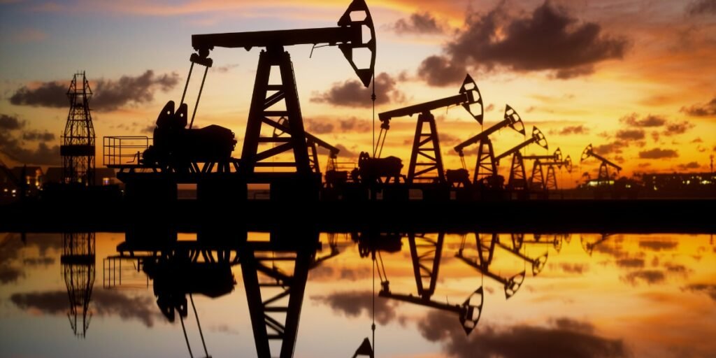 Petrodollar Markets & The Fed: Why Gulf Market Performance Is Splitting