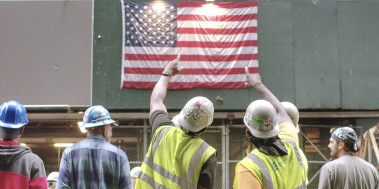 US Job Openings Hit 5-Month High: Mixed Labor Data Complicates Fed Rate Forecasts