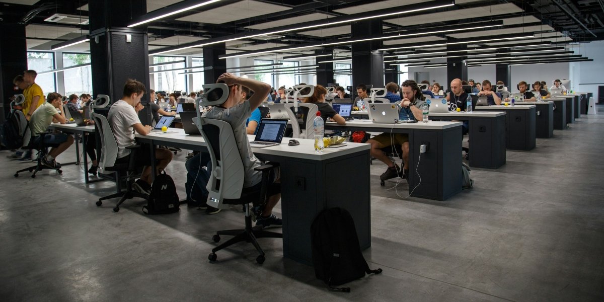 AI Euphoria Meets Reality Big Tech Stumbles, And Wall Street Finally Blinks