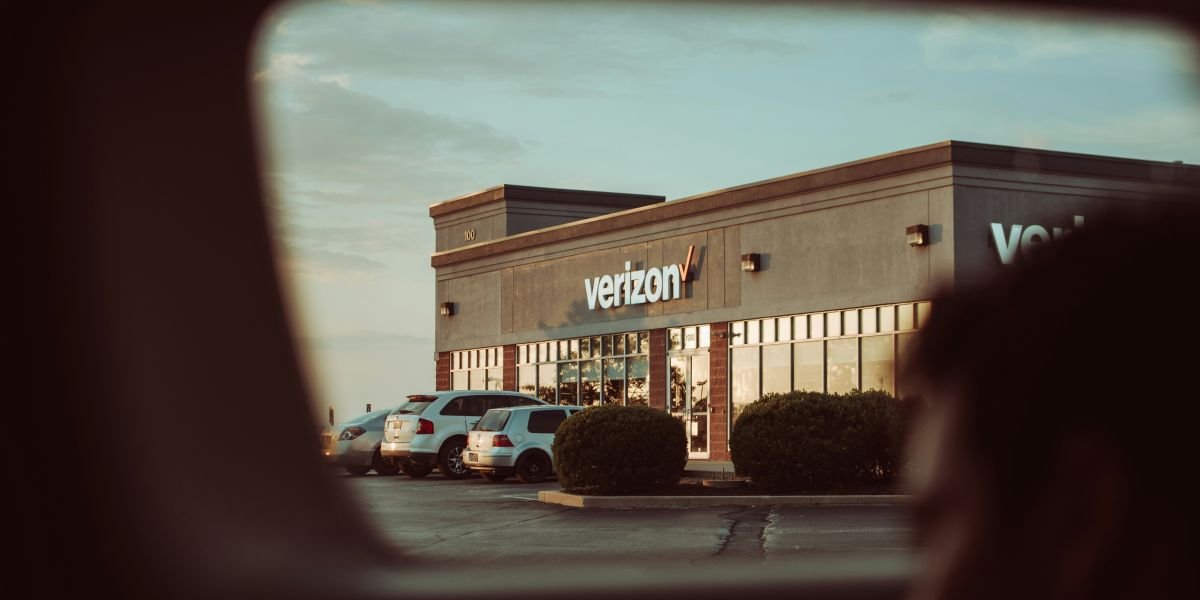 Verizon Raises 2026 Earnings Outlook After Q1 Beat