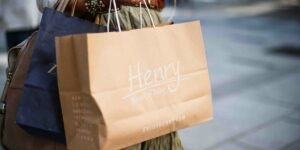 Holiday Shoppers Plan to Spend $783 This Season as 37% Turn to AI Shopping Tools to Compare Prices