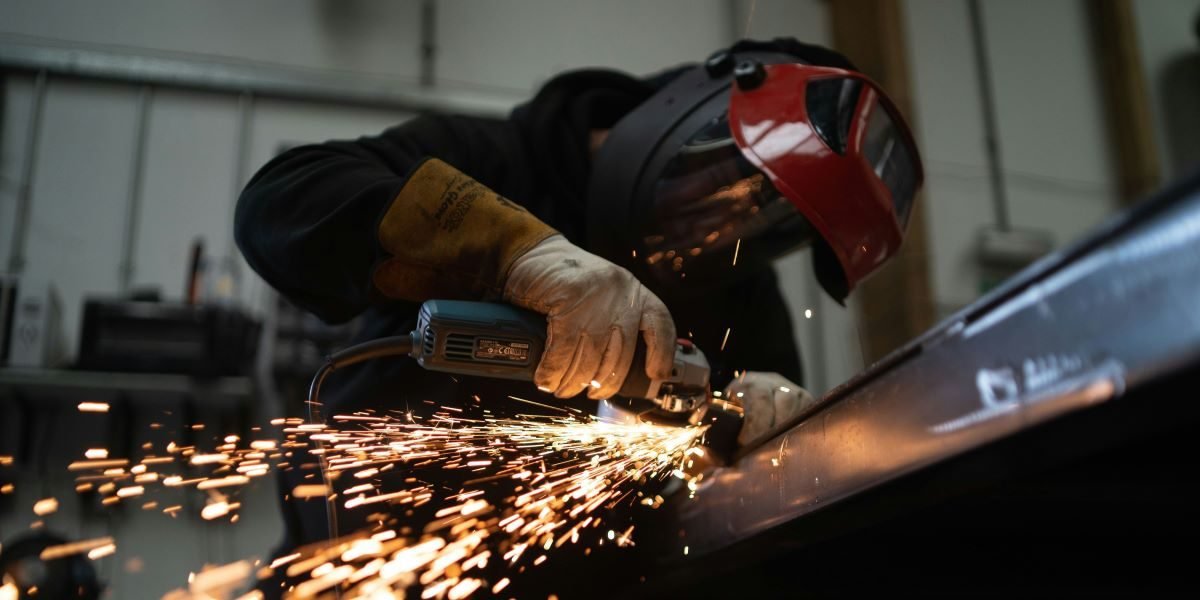Chicago PMI Collapses 10.5 Points to 47.1 in August as Consumer Sentiment Falls to 51.7, Sending Mixed Signals Ahead of September FOMC Meeting