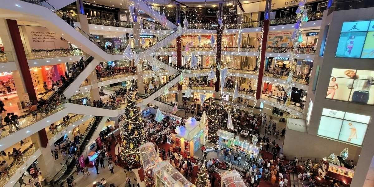Retail Stocks Strain as Tariff Impacts and Inflation Weigh on Earnings
