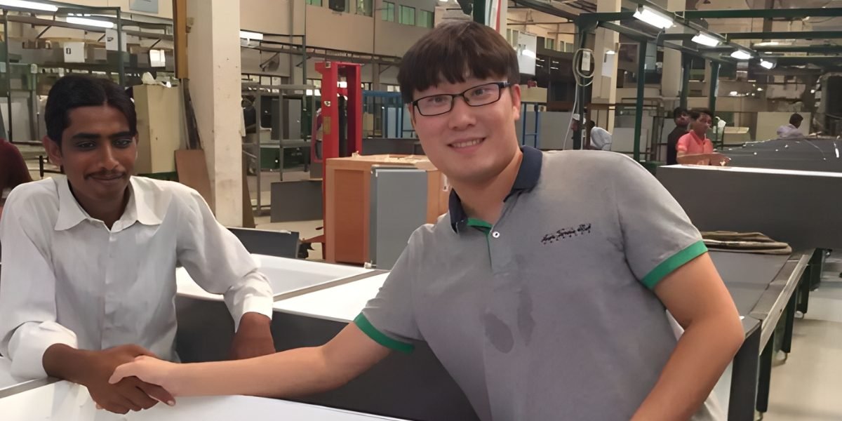 Wang Jiuzhou Achieves ±0.02mm Precision in Mold Making, Supplies Home Appliance Industry